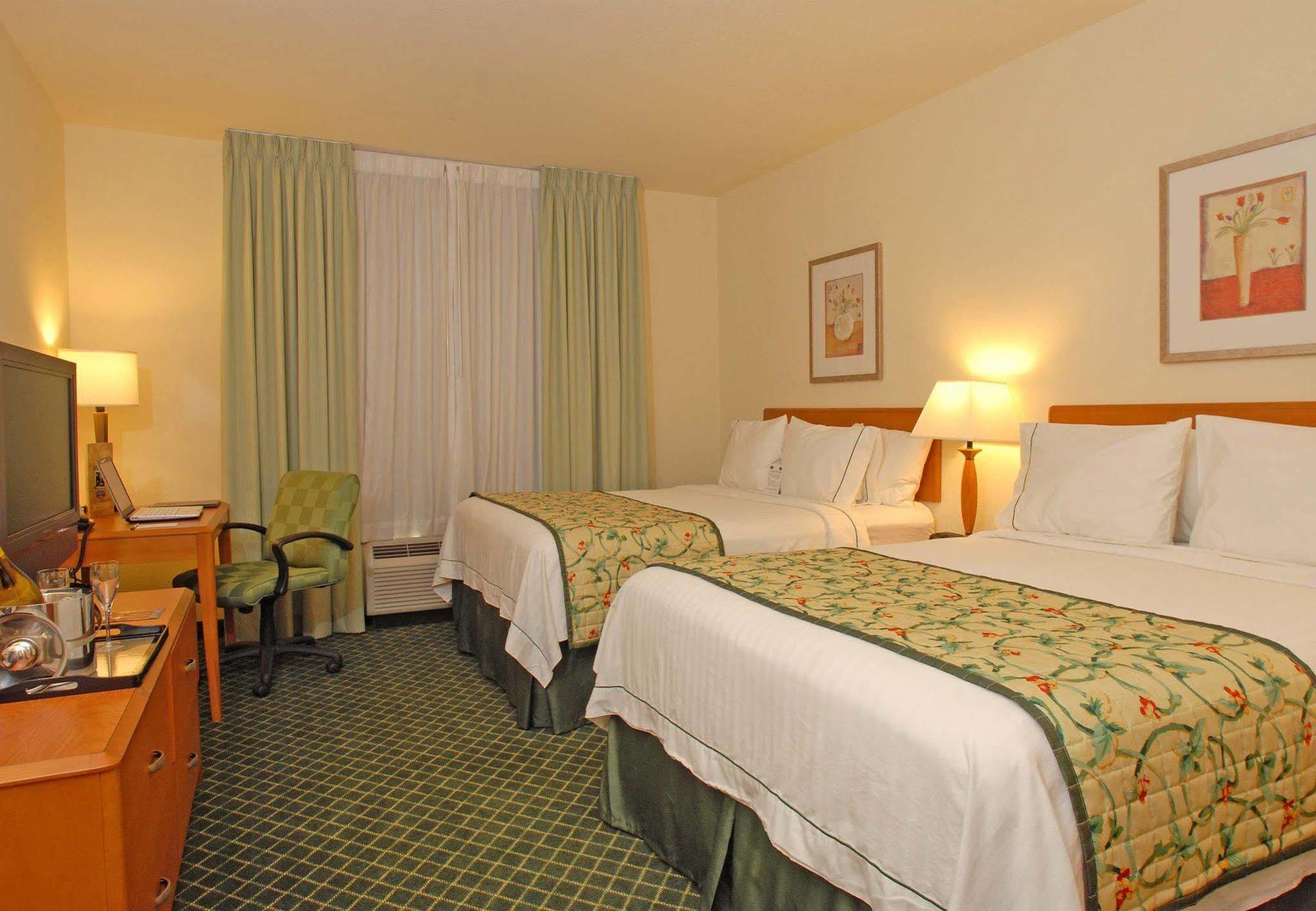 Fairfield Inn & Suites Τεμέκουλα
 Δωμάτιο φωτογραφία